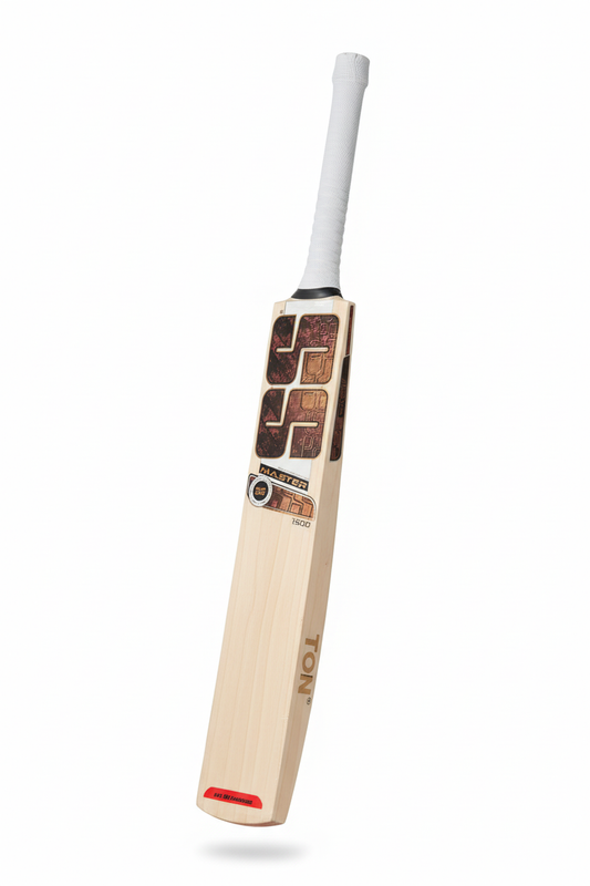 TON MC Storm 1500 Cricket Bat - Face View showing Premium Willow Grain