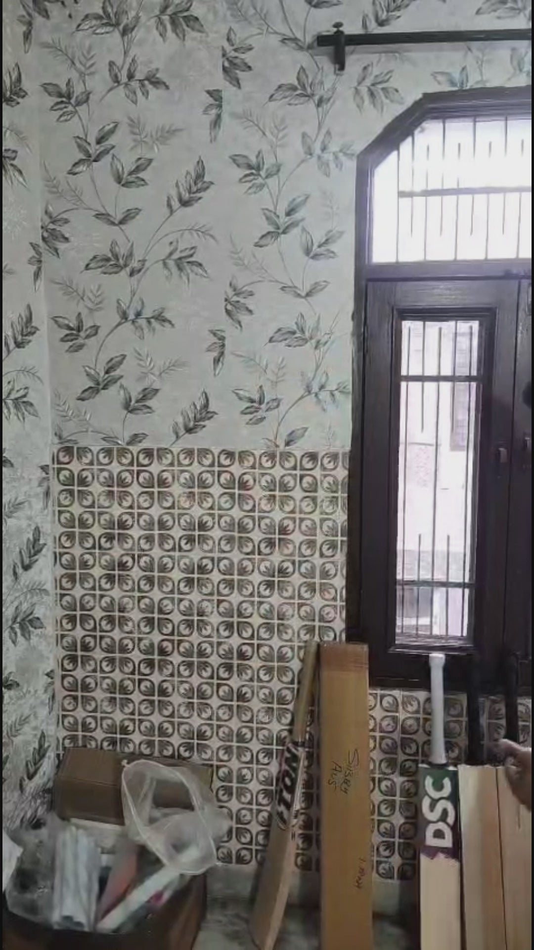 TON MC Storm 1500 Cricket Bat - Premium English Willow Grade 2